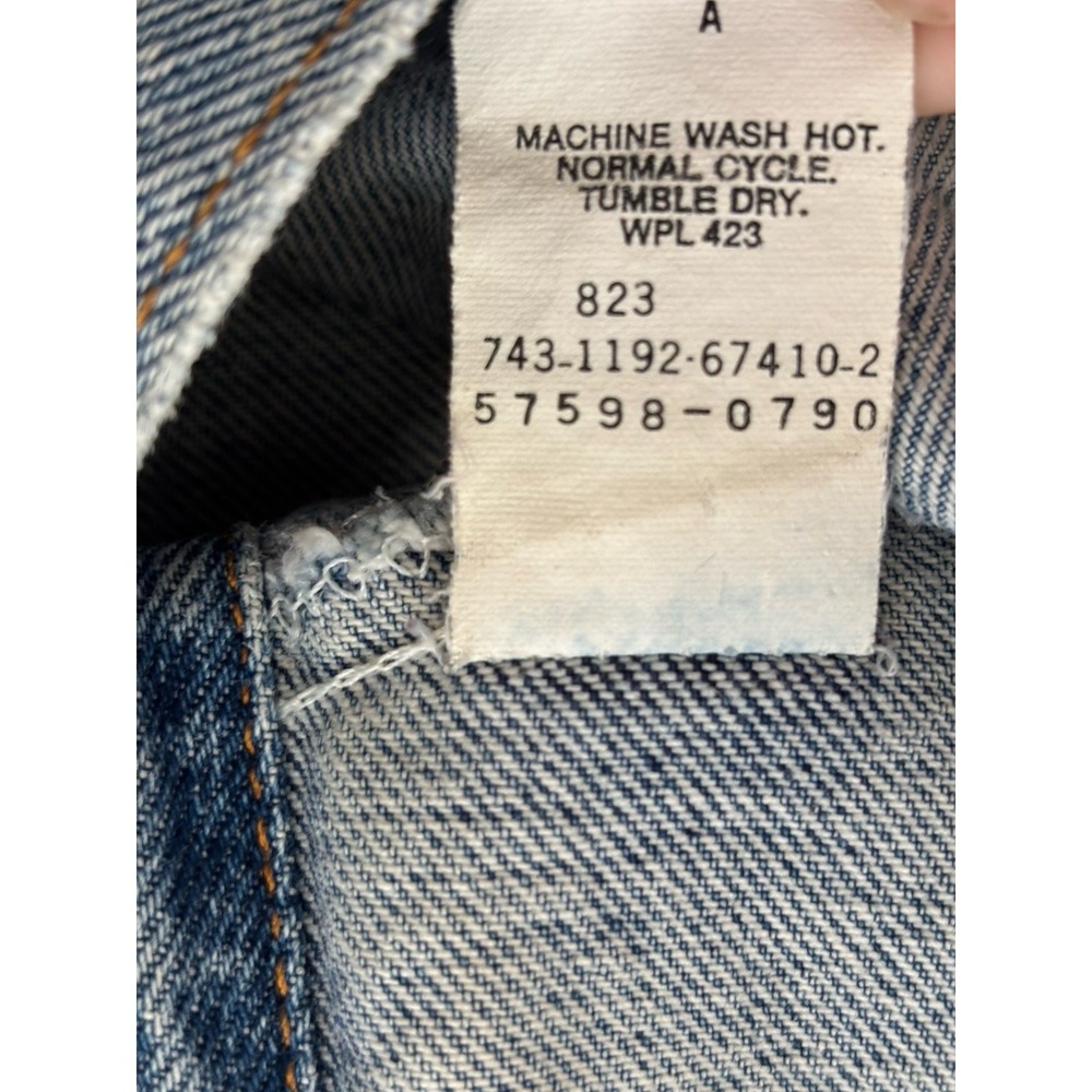 Vintage Levi's Denim Jacket Made In USA Womens Large Light Wash Cropped Trucker - Picture 12 of 12